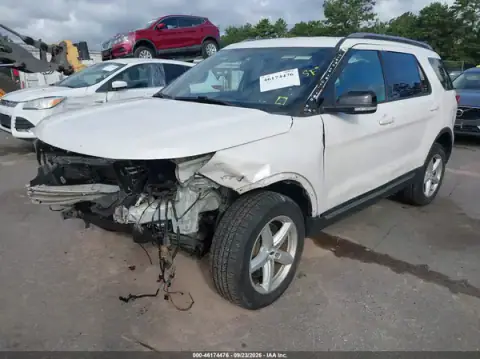 1FM5K8D81HGC28358 — 2017 Ford Explorer, photo 2 from IAAI, Front end