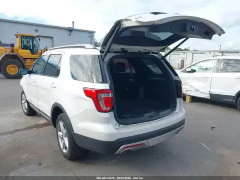 1FM5K8D81HGC28358 — 2017 Ford Explorer, photo 3 from IAAI, Front end