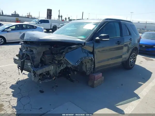 1FM5K8GT1HGA70071 — 2017 Ford Explorer, zdjęcie 2 z IAAI 15.10.2026, Przód