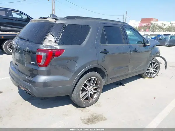 1FM5K8GT1HGA70071 — 2017 Ford Explorer, zdjęcie 4 z IAAI 15.10.2026, Przód