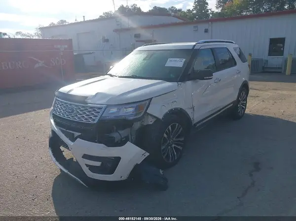 1FM5K8HT8HGB28529 — 2017 Ford Explorer, photo 2 from IAAI 23.10.2026, Left and right sides