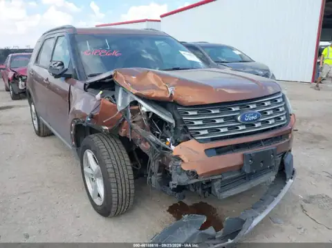 1FM5K8D89HGD64804 Ford Explorer 2017 — Front end damage, before-repair photo