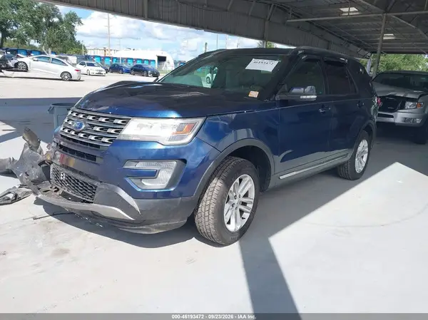 1FM5K7D87HGE40885 — 2017 Ford Explorer, photo 2 from IAAI 21.10.2026, Right front