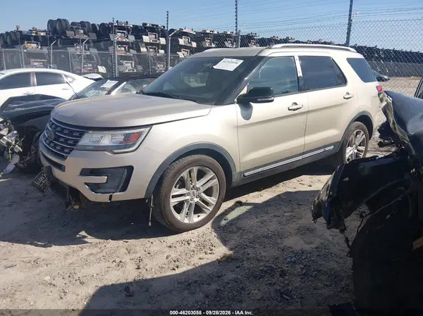 1FM5K7D80HGA26170 — 2017 Ford Explorer, photo 2 from IAAI, Front end