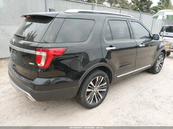 1FM5K8HT8HGA69711 — 2017 Ford Explorer, photo 4 from IAAI, Freshwater flood