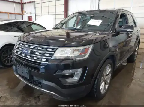 1FM5K8F85HGC06361 — 2017 Ford Explorer, photo 2 from IAAI, Right front