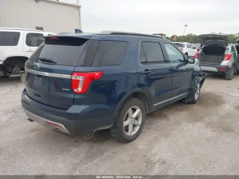 1FM5K8D84HGC98565 — 2017 Ford Explorer, photo 4 from IAAI, Right front