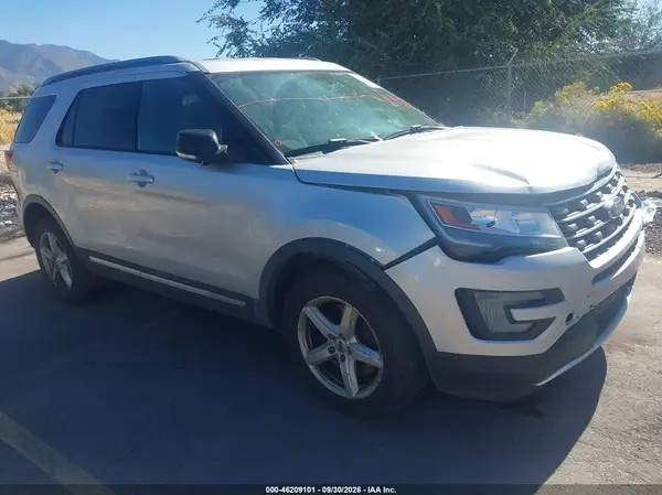 1FM5K8D80HGD64903 Ford Explorer 2017 — повреждение Передняя часть, фото до ремонта