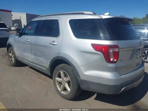 1FM5K8D80HGD64903 — 2017 Ford Explorer, фото 3 с аукциона IAAI, Передняя часть