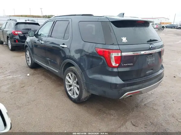 1FM5K8F85HGA69311 — 2017 Ford Explorer, photo 3 from IAAI, Normal wear