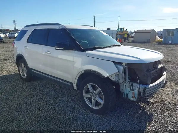 1FM5K8DH5HGB07686 Ford Explorer 2017 — Front end damage, before-repair photo