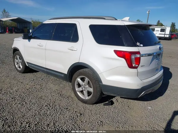 1FM5K8DH5HGB07686 — 2017 Ford Explorer, photo 3 from IAAI, Front end