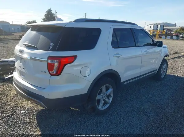 1FM5K8DH5HGB07686 — 2017 Ford Explorer, photo 4 from IAAI, Front end