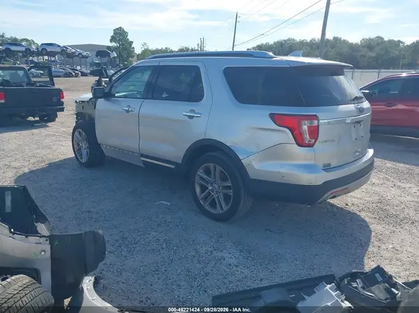 1FM5K7F87HGD49936 — 2017 Ford Explorer, фото 3 с аукциона IAAI, Передняя часть слева