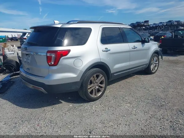 1FM5K7F87HGD49936 — 2017 Ford Explorer, фото 4 с аукциона IAAI, Передняя часть слева