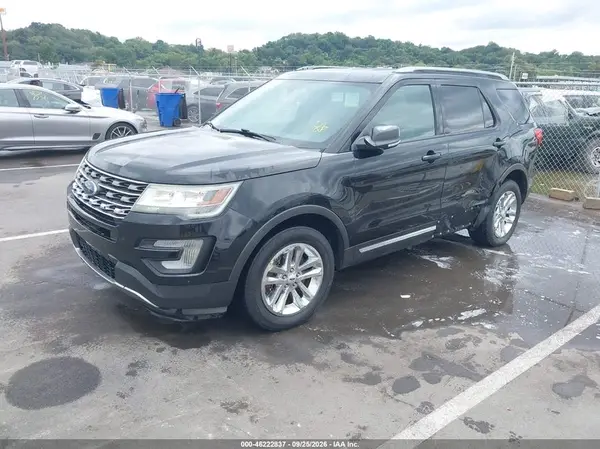 1FM5K7DH9HGA26474 — 2017 Ford Explorer, photo 2 from IAAI, Left side