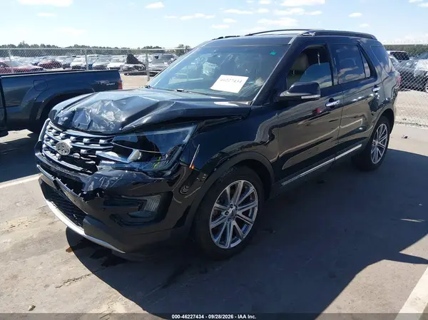 1FM5K7F84HGA17016 — 2017 Ford Explorer, photo 2 from IAAI, Front end