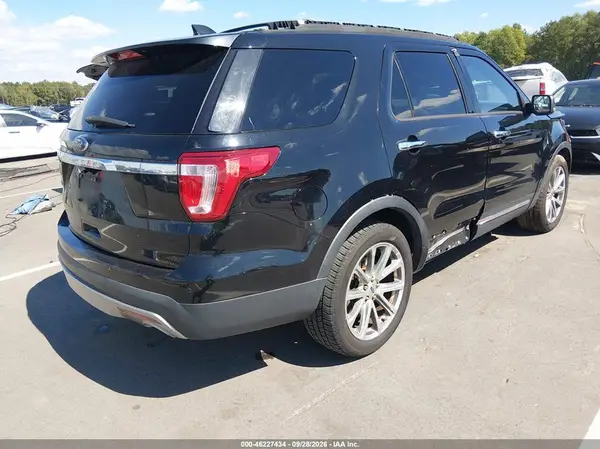 1FM5K7F84HGA17016 — 2017 Ford Explorer, photo 4 from IAAI, Front end