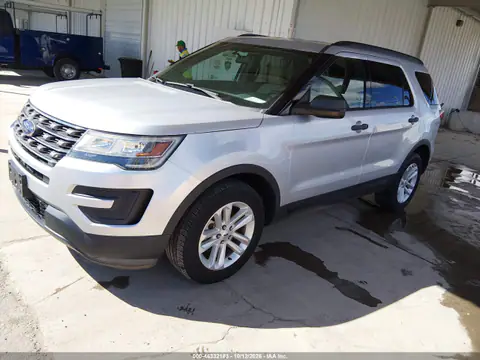 1FM5K8B82HGC91911 — 2017 Ford Explorer, photo 3 from IAAI 28.10.2026, Normal wear