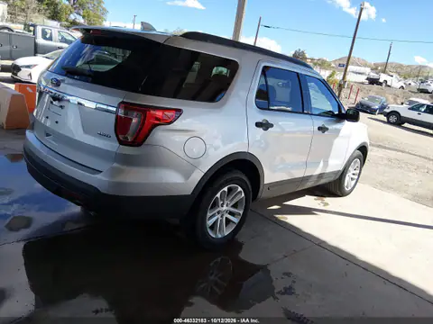 1FM5K8B82HGC91911 — 2017 Ford Explorer, photo 5 from IAAI 28.10.2026, Normal wear