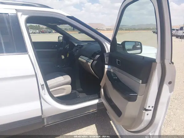 1FM5K8B88JGC45392 Ford Explorer 2018 — Normal wear damage, before-repair photo