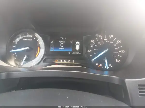 1FM5K8B88JGC45392 — 2018 Ford Explorer, photo 2 from IAAI 12.10.2026, Normal wear
