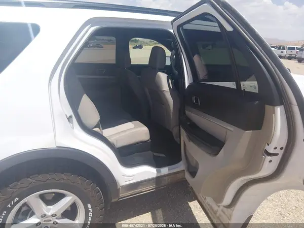 1FM5K8B88JGC45392 — 2018 Ford Explorer, photo 3 from IAAI 12.10.2026, Normal wear
