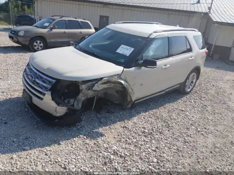 1FM5K8D82JGA03002 — 2018 Ford Explorer, photo 2 from IAAI 20.10.2026, Front and rear