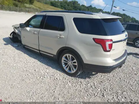 1FM5K8D82JGA03002 — 2018 Ford Explorer, photo 3 from IAAI 20.10.2026, Front and rear