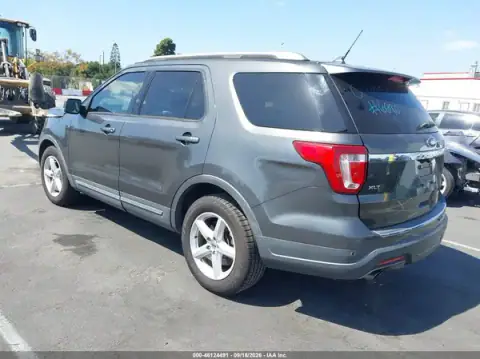1FM5K7DHXJGC86680 — 2018 Ford Explorer, foto 3 de IAAI, Delantera derecha