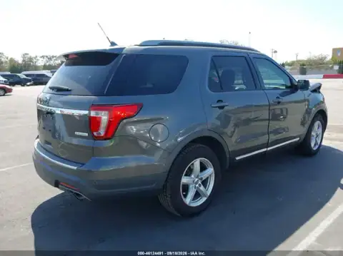 1FM5K7DHXJGC86680 — 2018 Ford Explorer, foto 4 de IAAI, Delantera derecha
