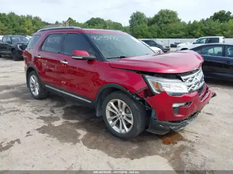 1FM5K7F8XJGA77095 — 2018 Ford Explorer, Parte delantera (Front End), fotos antes de reparar
