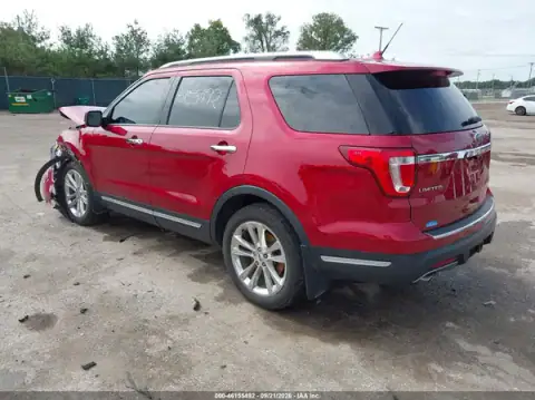 1FM5K7F8XJGA77095 — 2018 Ford Explorer, photo 3 from IAAI 20.10.2026, Front end