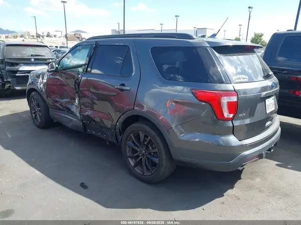1FM5K7D84JGA68427 — 2018 Ford Explorer, photo 3 from IAAI, Left side