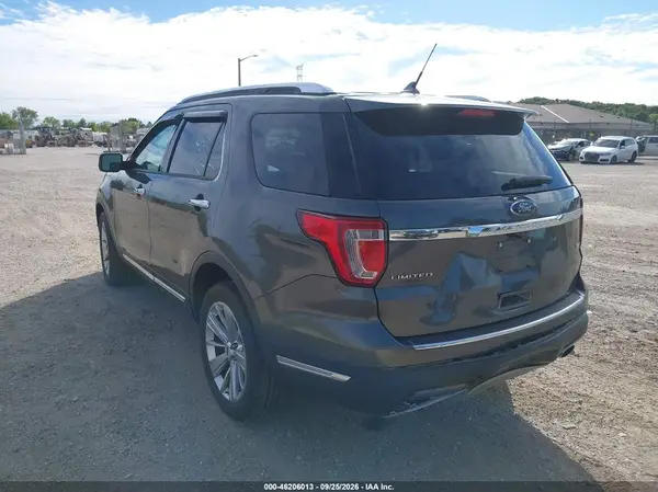 1FM5K8FH0JGC34851 — 2018 Ford Explorer, photo 3 from IAAI, Rear end