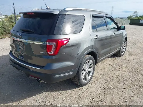 1FM5K8FH0JGC34851 — 2018 Ford Explorer, photo 4 from IAAI, Rear end