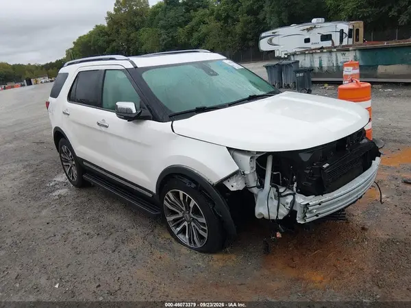 1FM5K8HT0KGA82265 Ford Explorer 2019 — Front and rear damage, before-repair photo