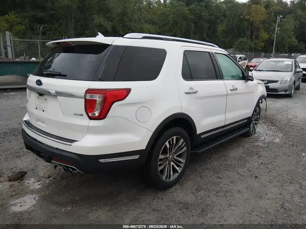 1FM5K8HT0KGA82265 — 2019 Ford Explorer, photo 4 from IAAI, Front and rear