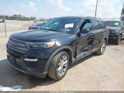 1FMSK7FH2MGA86042 — 2021 Ford Explorer, фото 2 с аукциона IAAI, левый бок