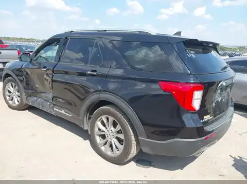 1FMSK7FH2MGA86042 — 2021 Ford Explorer, фото 3 с аукциона IAAI, левый бок