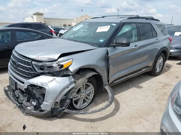 1FMSK7DH9MGB15779 — 2021 Ford Explorer, zdjęcie 2 z IAAI, Przód