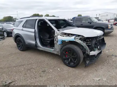 1FM5K8GCXMGB32061 — 2021 Ford Explorer, ПЕРЕДНЯЯ ЧАСТЬ (Front End), фото до ремонта