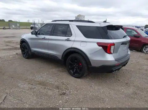 1FM5K8GCXMGB32061 — 2021 Ford Explorer, photo 3 from IAAI, Front end