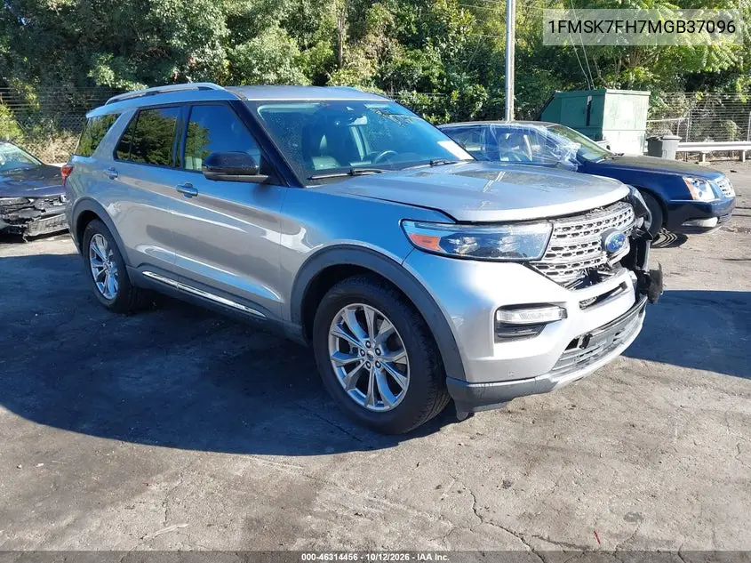 1FMSK7FH7MGB37096 — 2021 Ford Explorer, photo 2 from IAAI, Front end