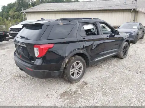 1FMSK8DH5NGA23222 — 2022 Ford Explorer, zdjęcie 4 z IAAI, Przód i tył