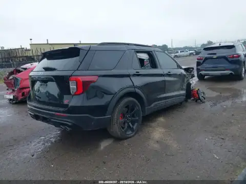 1FM5K8GC5PGC11903 — 2023 Ford Explorer, photo 4 from IAAI, Rollover