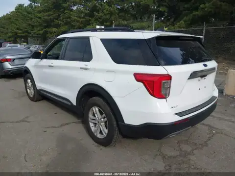 1FMSK8DH9RGA85311 — 2024 Ford Explorer, zdjęcie 3 z IAAI 22.09.2026, Prawy bok