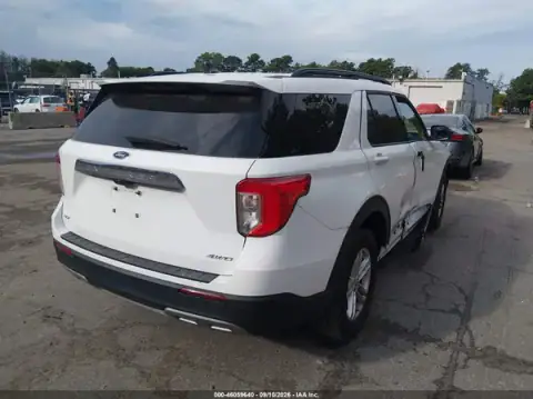 1FMSK8DH9RGA85311 — 2024 Ford Explorer, zdjęcie 4 z IAAI 22.09.2026, Prawy bok