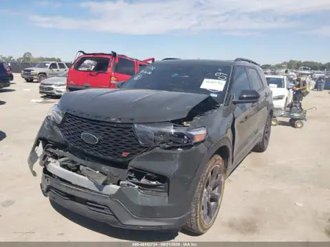 1FM5K8GC0RGA36009 — 2024 Ford Explorer, zdjęcie 2 z IAAI, Przód