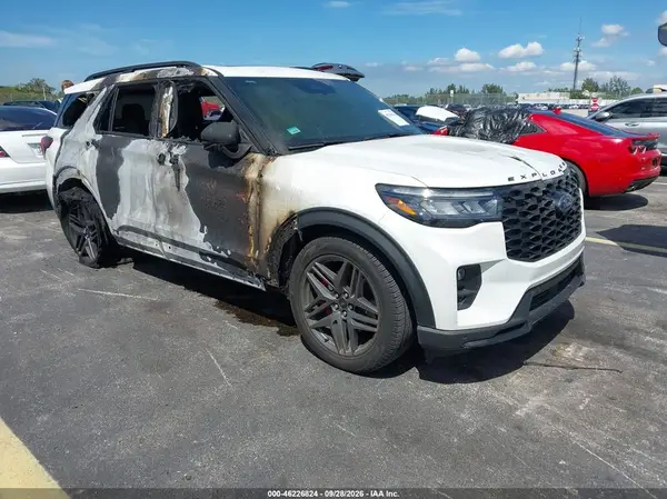 1FMWK7GC1SGC34845 — 2025 Ford Explorer, Следы пожара снаружи (Exterior Burn), фото до ремонта